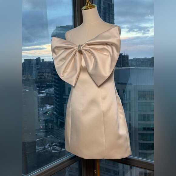 🆕 BRONX & BANCO 🧿 NWOT Evie White Strapless Bow Mini Dress, Sz L US 8 - Picture 7 of 16